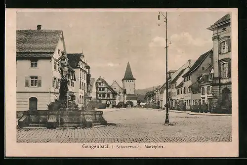 AK Gengenbach i. Schwarzwald, Marktplatz mit Brunnen