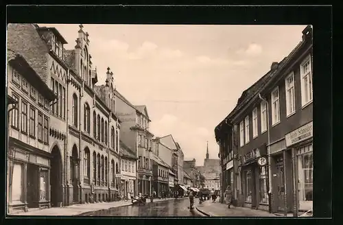 AK Salzwedel, Strasse der Freundschaft mit Geschäften und Postamt