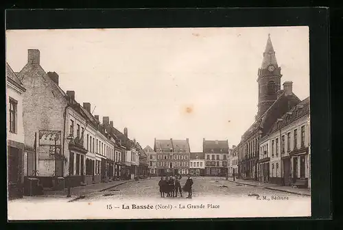 AK La Bassée, La Grande Place