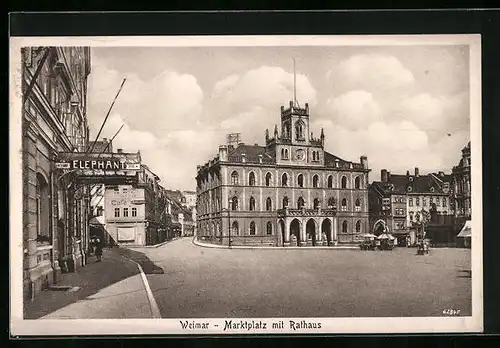 AK Weimar, Rathaus und Geschäft am Marktplatz