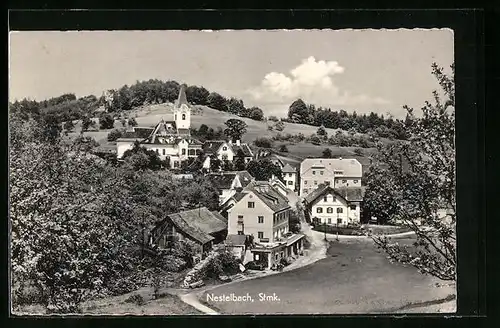 AK Nestelbach, die Kirche zwischen den Wohnhäusern