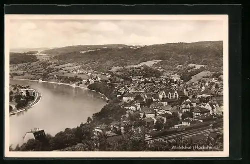 AK Waldshut am Rhein, Generalansicht der Stadt mit dem Bahnhof im Vordergrund