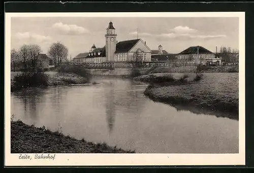 AK Zeitz, am Ufer mit Blick auf den Bahnhof