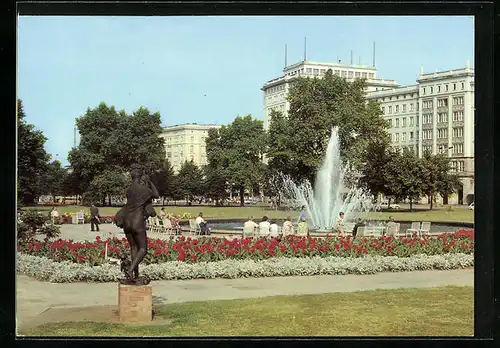 AK Magdeburg, Brunnen in der Wilhelm-Pieck-Allee