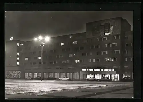 AK Neubrandenburg, Hotel Vier Tore, das repräsentative Haus des Bezirkes