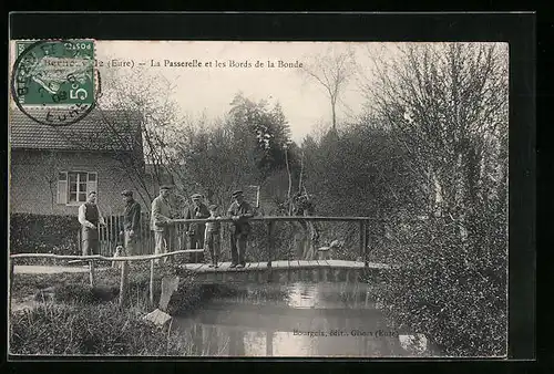 AK Bernouville, La Passerelle et les Bords de la Bonde
