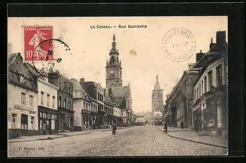 AK Le Cateau, Rue Gambetta, Strassenpartie