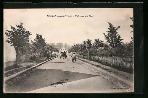 AK Pouilly-sur-Loire, L`Avenue du Pont