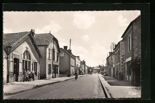 AK Cercy-la-Tour, Avenue de la Gare