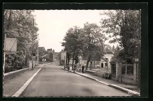 AK St-Amand-en-Puisaye, Grande Rue