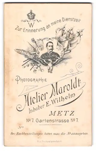 Fotografie Atelier Maroldt, Metz, Gartenstr. 7, Portrait Kaiser Wilhelm II. in Uniform mit Flaggen