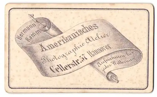 Fotografie Amerikanisches Photog. Atelier, Hannover, Cellerstr. 57, Papyrus mit Schiriftzug des Fotografen