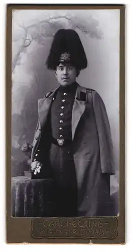 Fotografie Carl Hecking, Montigny, Soldat Emil Fesper in Uniform mit Pickelhaube Rosshaarbusch