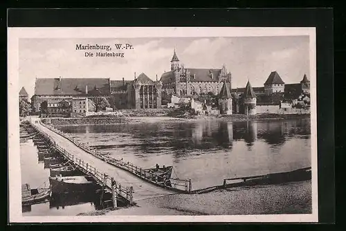 AK Marienburg, Die Burg mit Turmmauern