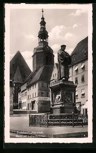 AK Eisleben, Markt mit Schreibwarenhandlung und Lutherdenkmal