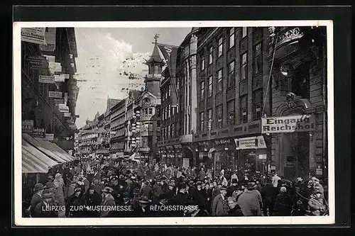 AK Leipzig, Mustermesse, voll besuchte Reichsstrasse