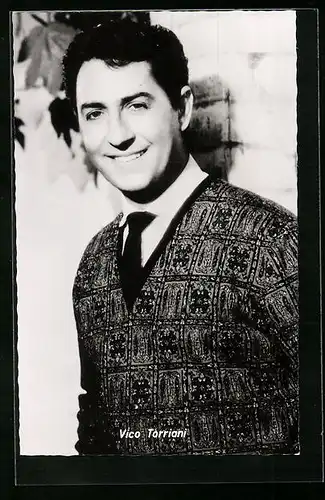 AK Schauspieler Vico Torriani im Pullover mit Krawatte