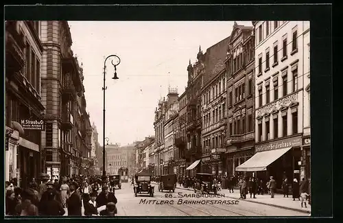 AK Saarbrücken, Mittlere Bahnhofstrasse mit Crefelder Seidenhaus