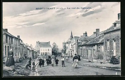 AK Montcornet, La rue du Calvaire