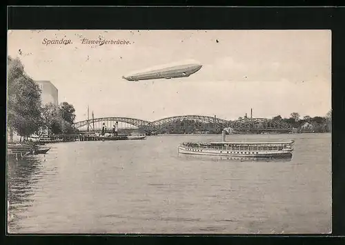 AK Berlin-Spandau, Zeppelin über der Eiswerderbrücke