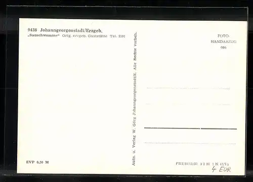 AK Johanngeorgenstadt /Erzgeb., Gaststätte Sauschwemme mit Ortsschild Auersberg