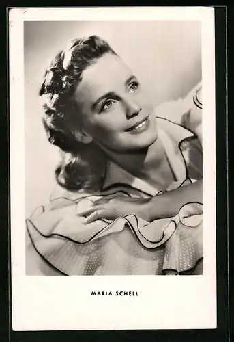 AK Schauspielerin Maria Schell mit lächelndem Gesicht
