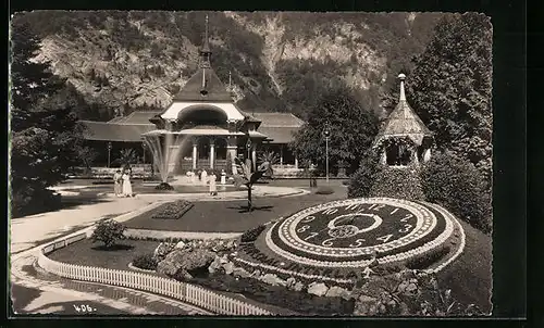AK Interlaken, Kursaal mit Blumenuhr