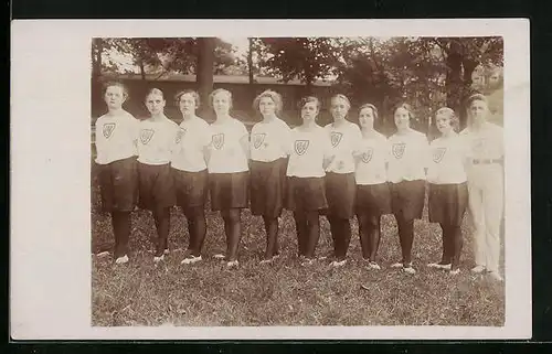 Foto-AK Damenmannschaft im Turnen