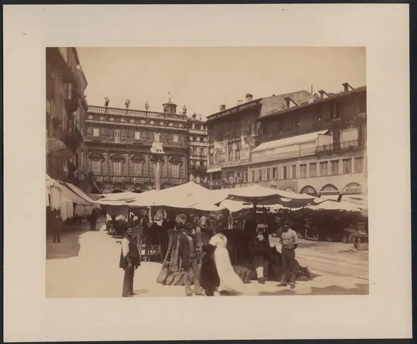 Fotografie Moritz Eduard Lotze, Verona, Ansicht Verona, Partie auf dem Marktplatz, Marktstände & Händler am Markttag 0