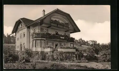 AK Finsterbergen /Thür. Wald, Blick auf das Landhaus Hartung