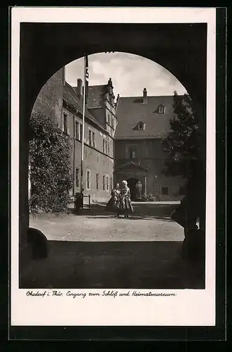 AK Ohrdruf i. Thür., Eingang zum Schloss und Heimatmuseum