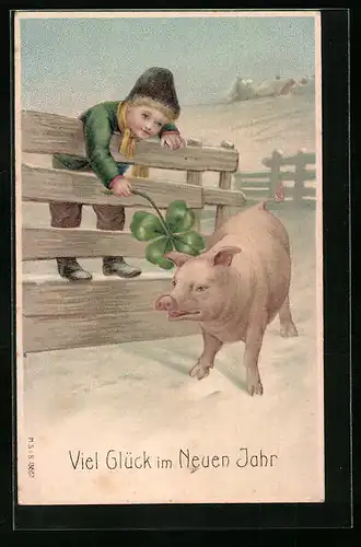Künstler-AK Knabe auf Gatter kitzelt Schwein mit Glücksklee - Neujahrsgruss