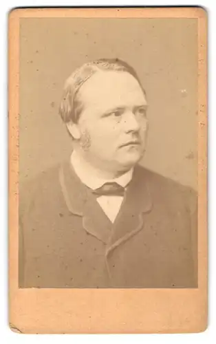 Fotografie Hermann Günther, Berlin, Portrait Wilhelm Buff, Reichsgerichtsrat in Leipzig