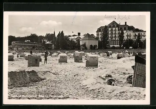 AK Heringsdorf, Strandpartie mit Blick zur Promenade