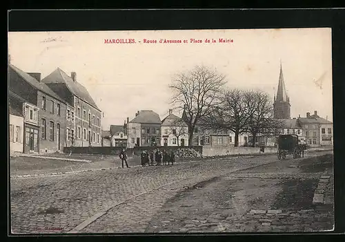 AK Maroilles, Route d`Avesnes et Place de la Mairie