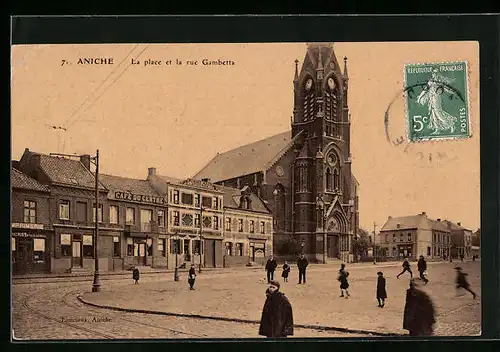 AK Aniche, La place et la rue Gambetta