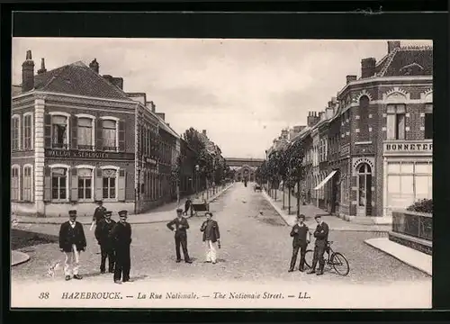 AK Hazebrouck, La Rue Nationale