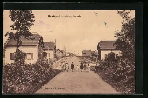 AK Hautmont, L`Allée Centrale