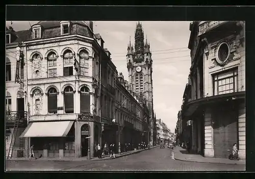 AK Douai, Rue de la Mairie avec le Beffroi