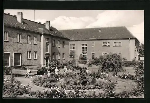 AK Profen b. Zeitz, Platz der Einheit mit Brunnen