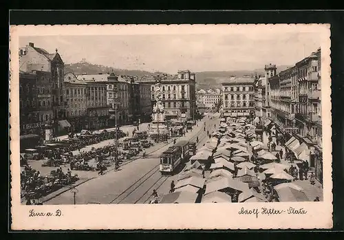 AK Linz a. D., Platz mit Strassenbahn