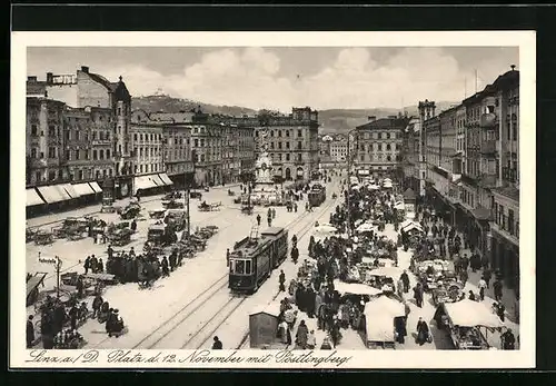 AK Linz /Donau, Platz des 12. November mit Pöstlingberg, Strassenbahn