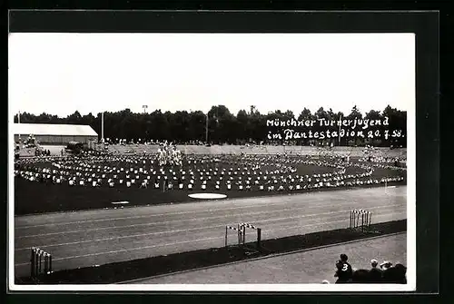 Foto-AK München-Gern, Turnerjugend im Dante-Stadion 1958