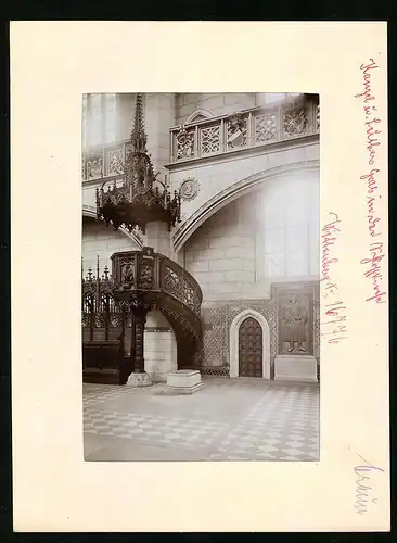 Fotografie Brück & Sohn Meissen, Ansicht Wittenberg, Kanzel und Grab von Martin Luther in der Schlosskirche
