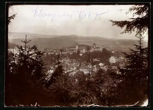 Fotografie Brück & Sohn Meissen, Ansicht Schwarzenberg, Panorama vom nahen Hügel gesehen