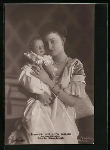 AK Prinzessin Joachim von Preussen mit ihrem Söhnchen Prinz Karl Franz Joseph
