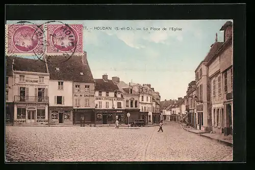 AK Houdan, La Place de l`Eglise