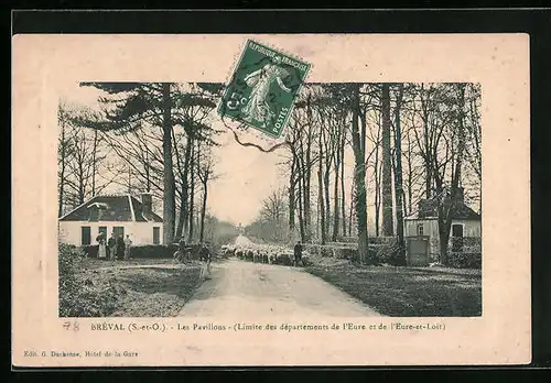 AK Bréval, Les Pavillons
