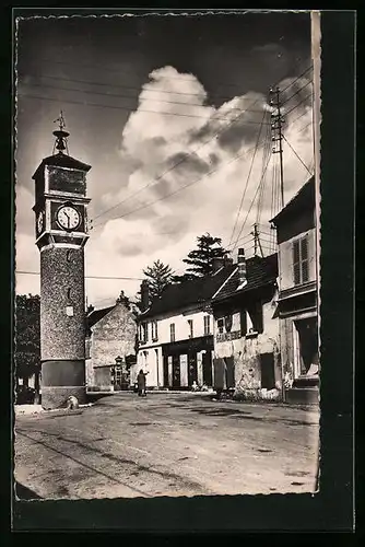 AK Freneuse, Le carrefour et l`horloge