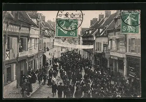 AK Houdn, Concours de Houdin - Défilé des autorites